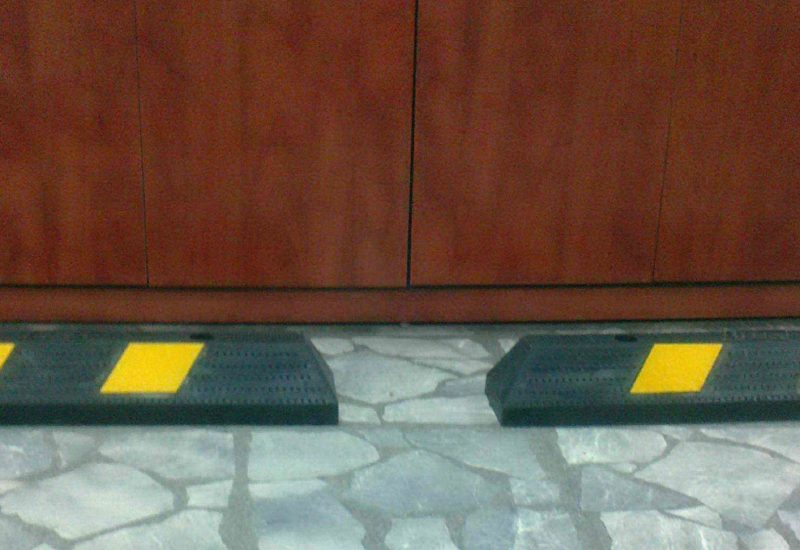 مسند مواقف سيارات